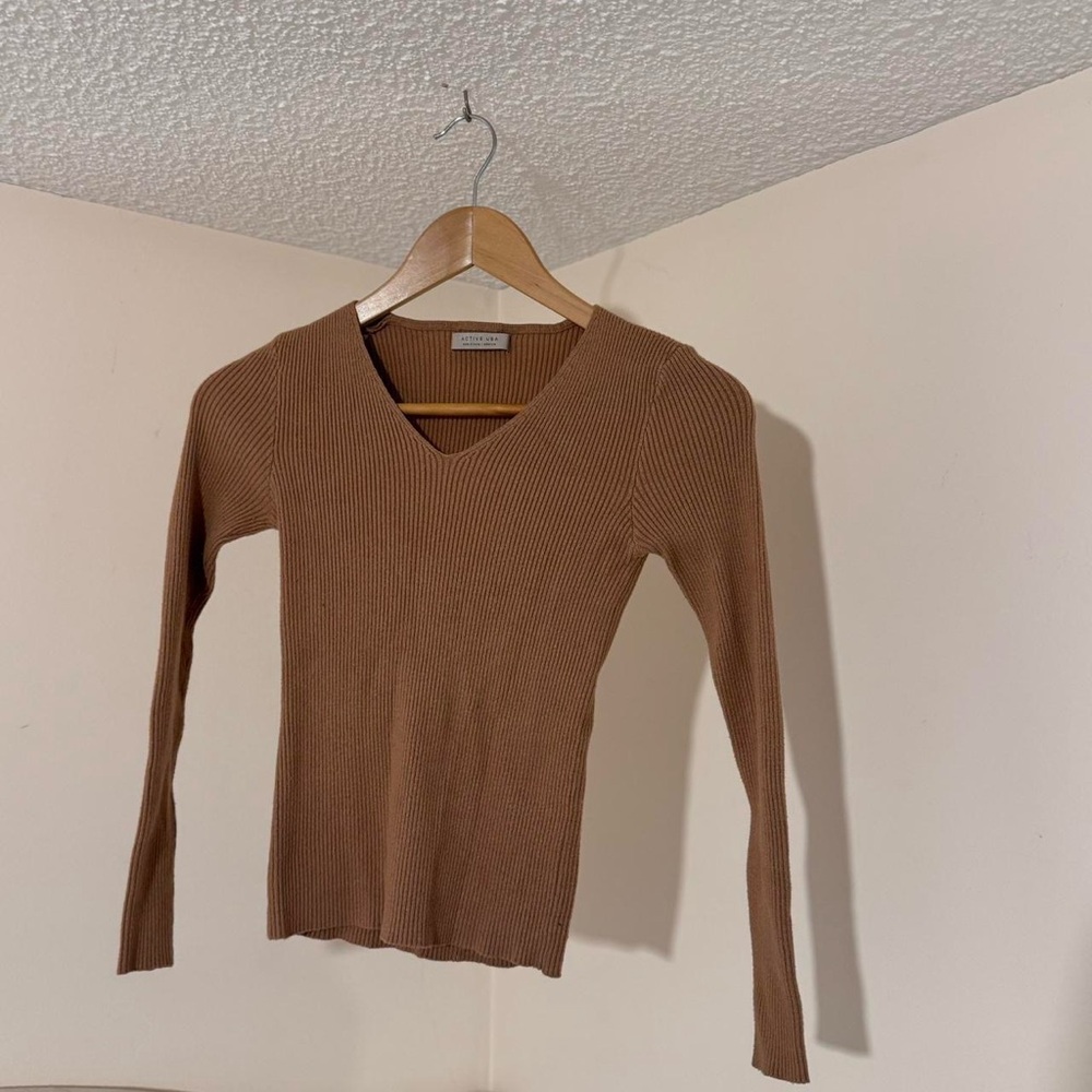 Tan Ribbed Sweater - Picture 3 of 4